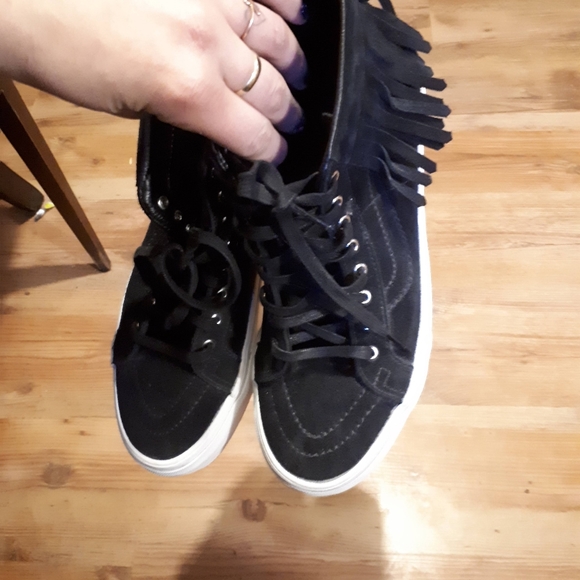 Meet your Posher, Amber - Picture 13 of 16